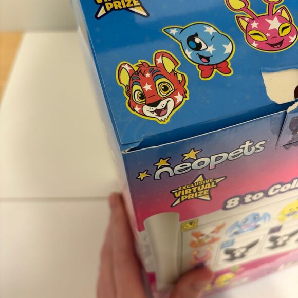 Neopets 25th Anniversary Mystery Plush - Aisha - Picture 7 of 9